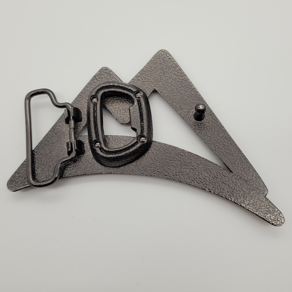 Mountain belt buckle with bottle opener on reverse - Picture 2 of 3
